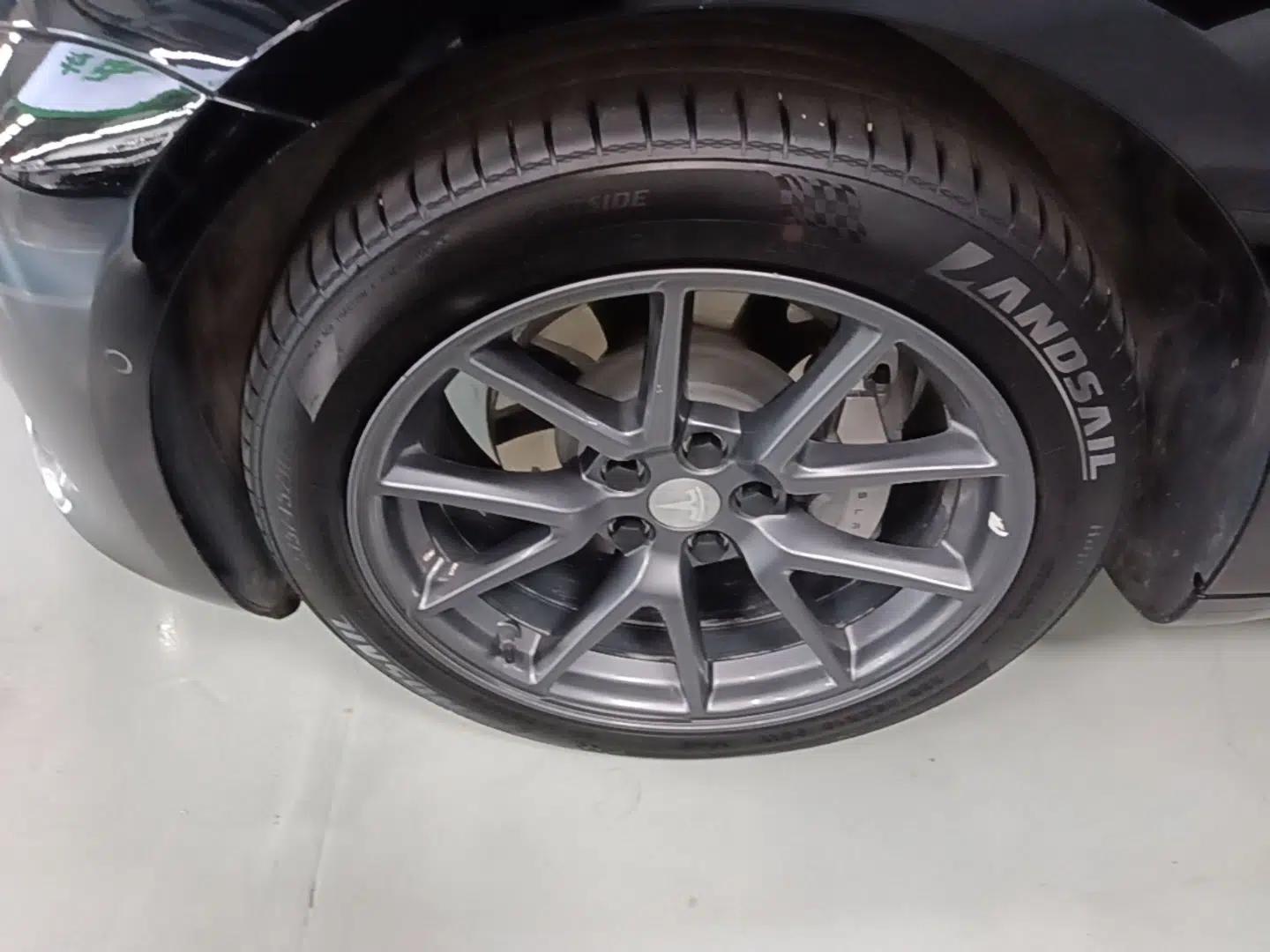Tesla Model 3 2022 Rear-Wheel-Drive Version — миниатюра 10