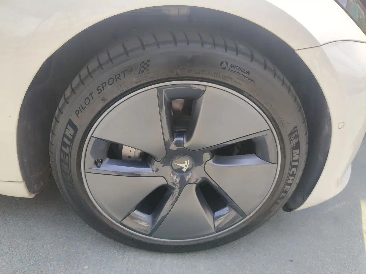Tesla Model 3 2021 Standard Range Rear-Drive Upgraded Version — миниатюра 8