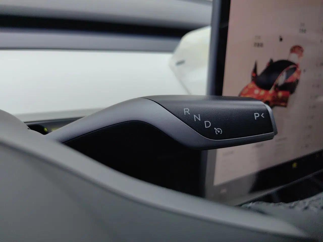 Tesla Model 3 2022 Rear-Wheel-Drive Version — миниатюра 14