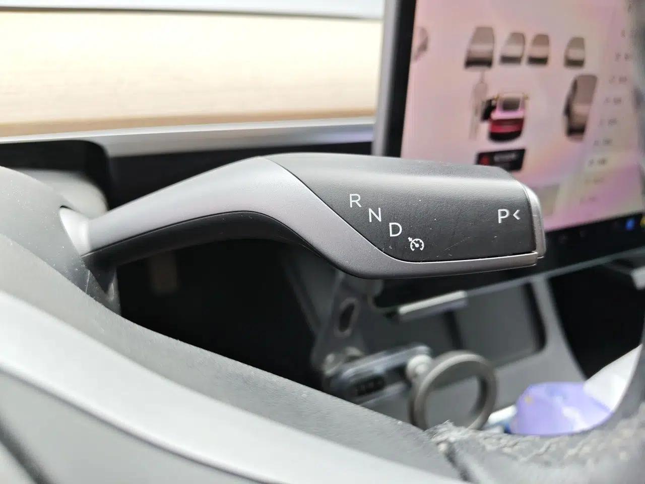 Tesla Model 3 2022 Rear-Wheel-Drive Version — миниатюра 14
