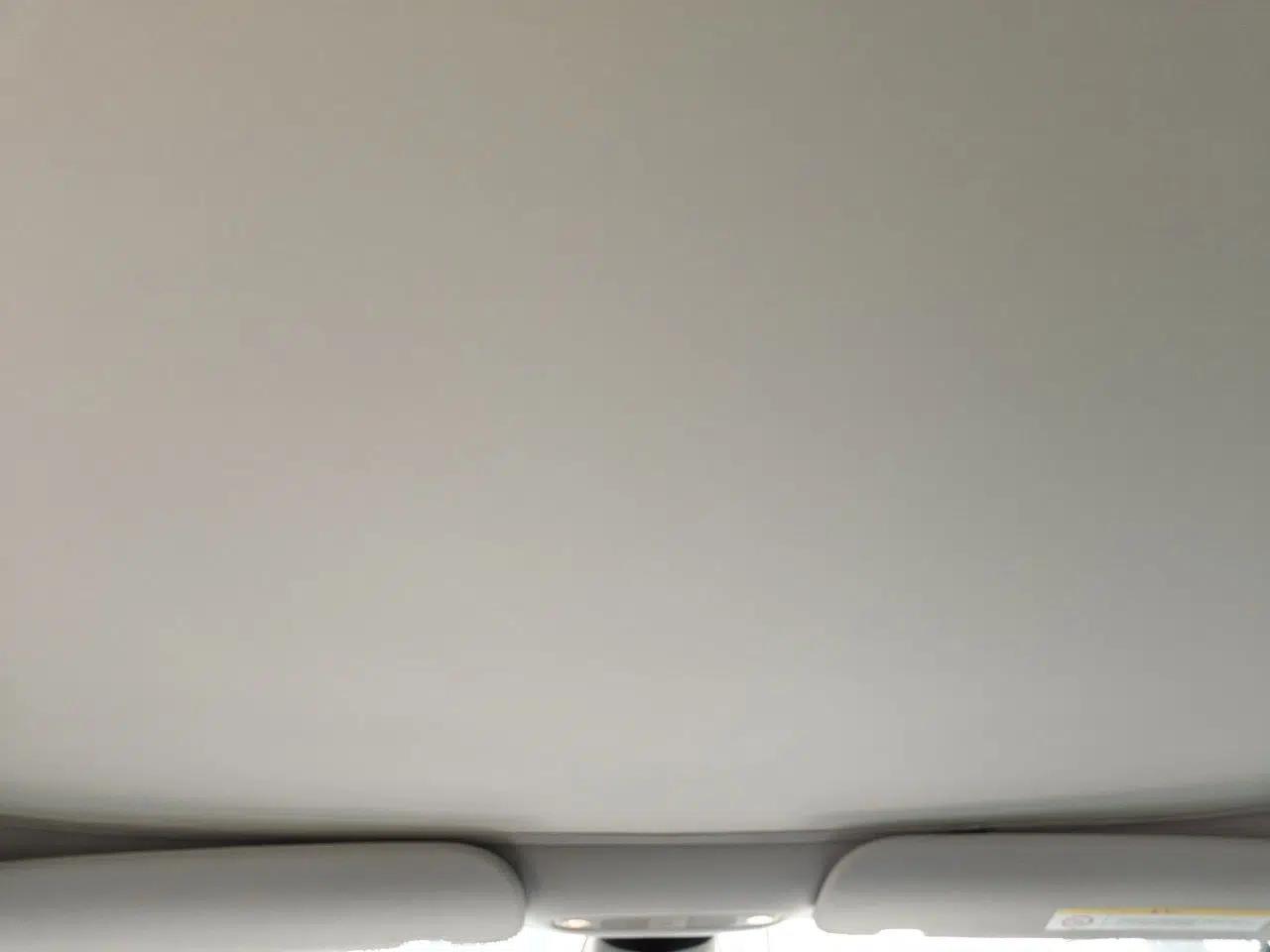 Tesla Model 3 2022 Rear-Wheel-Drive Version — миниатюра 18