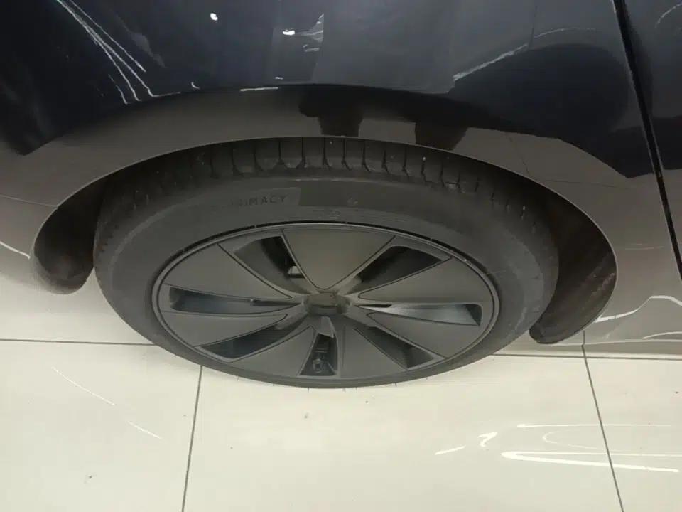 Tesla Model 3 2023 Rear-Wheel-Drive Version — миниатюра 11