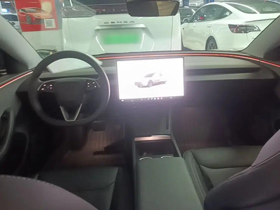 Tesla Model 3 2023 Rear-Wheel-Drive Version — миниатюра 12
