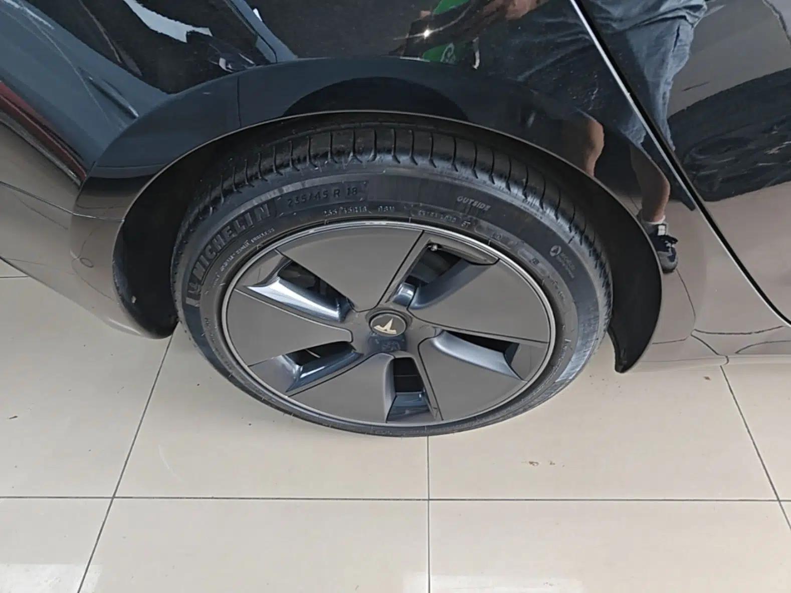 Tesla Model 3 2022 Rear-Wheel-Drive Version — миниатюра 11