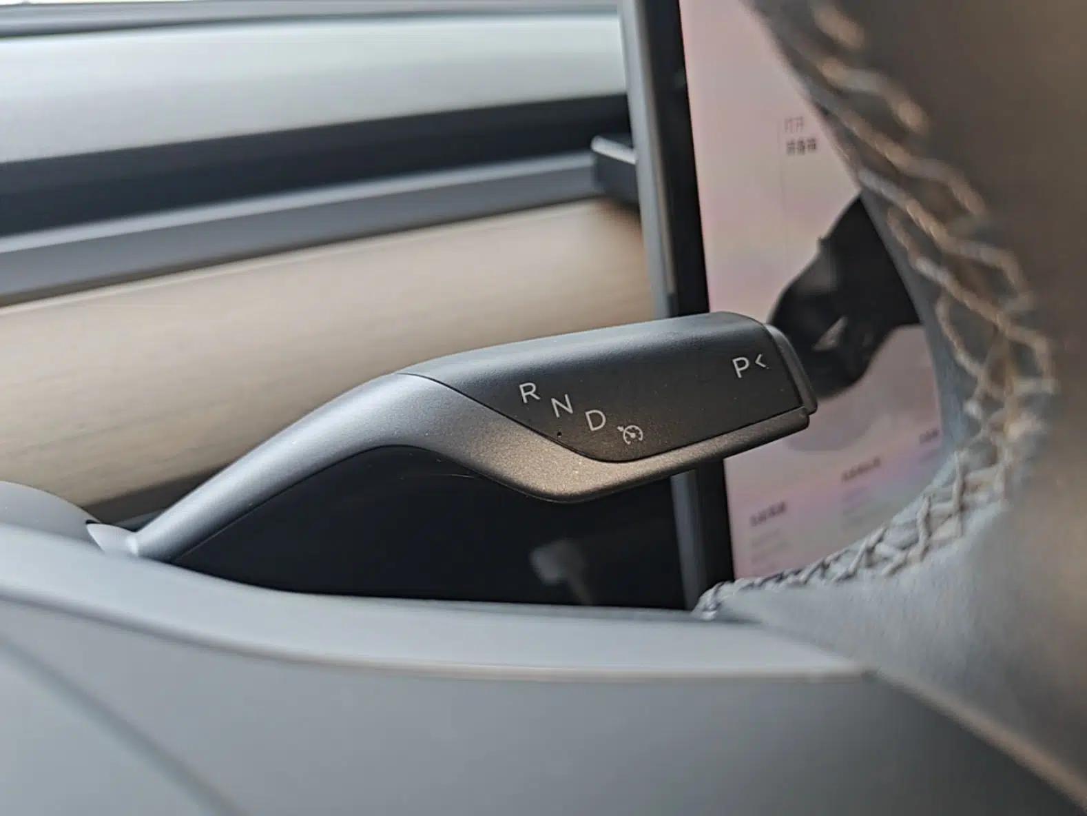 Tesla Model 3 2022 Rear-Wheel-Drive Version — миниатюра 16