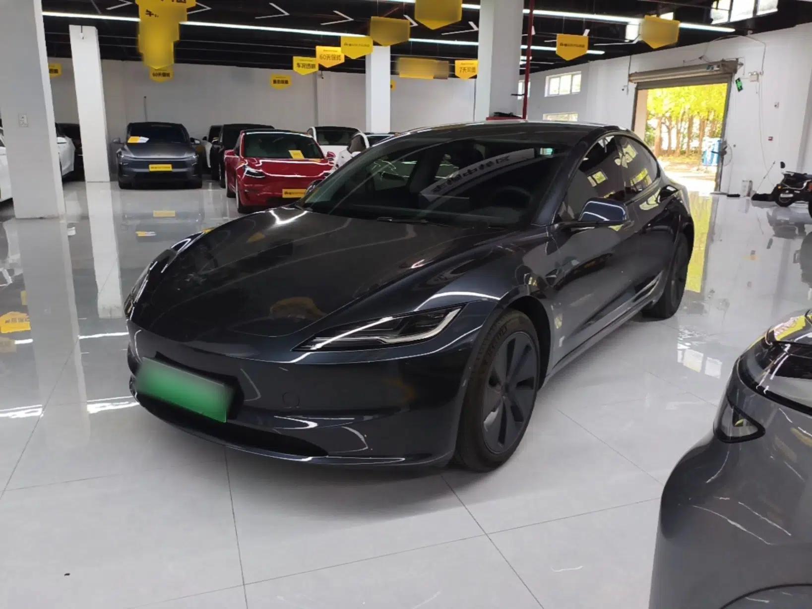 Tesla Model 3 2023 Rear-Wheel-Drive Version — миниатюра 1