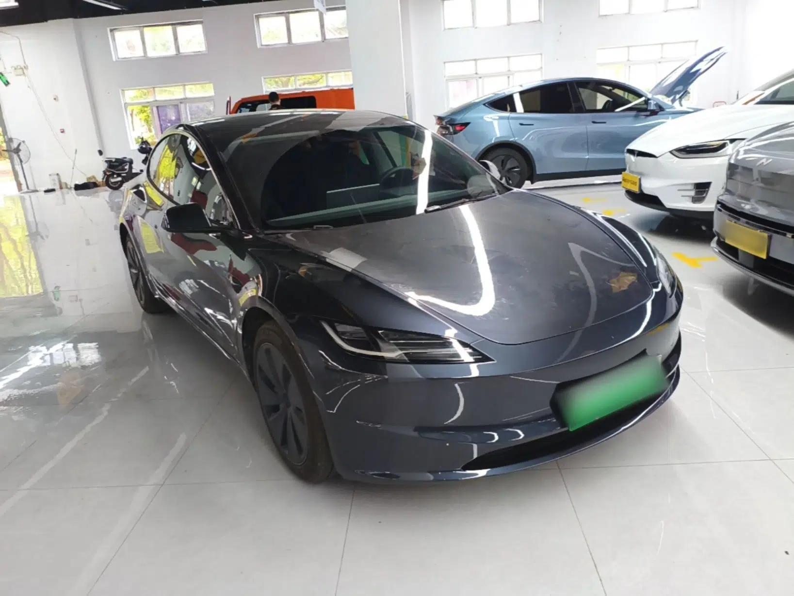 Tesla Model 3 2023 Rear-Wheel-Drive Version — миниатюра 12