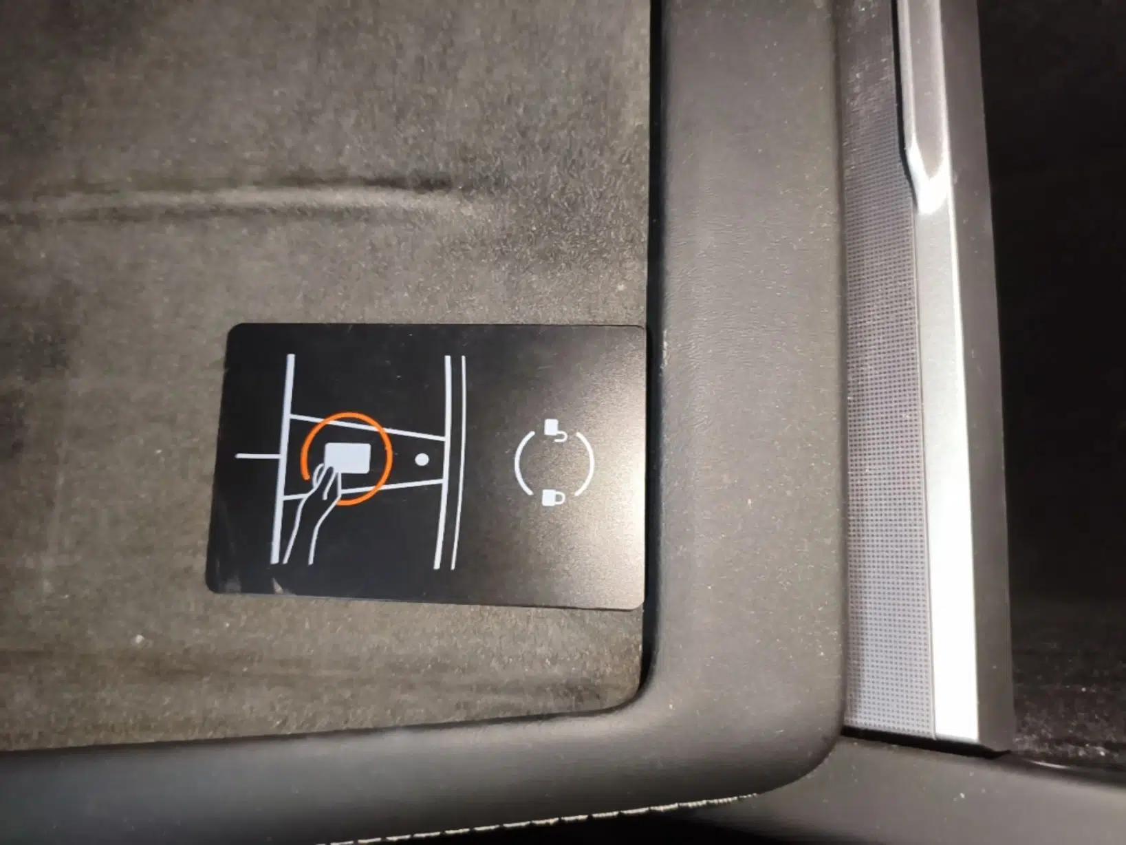Tesla Model 3 2023 Rear-Wheel-Drive Version — миниатюра 28