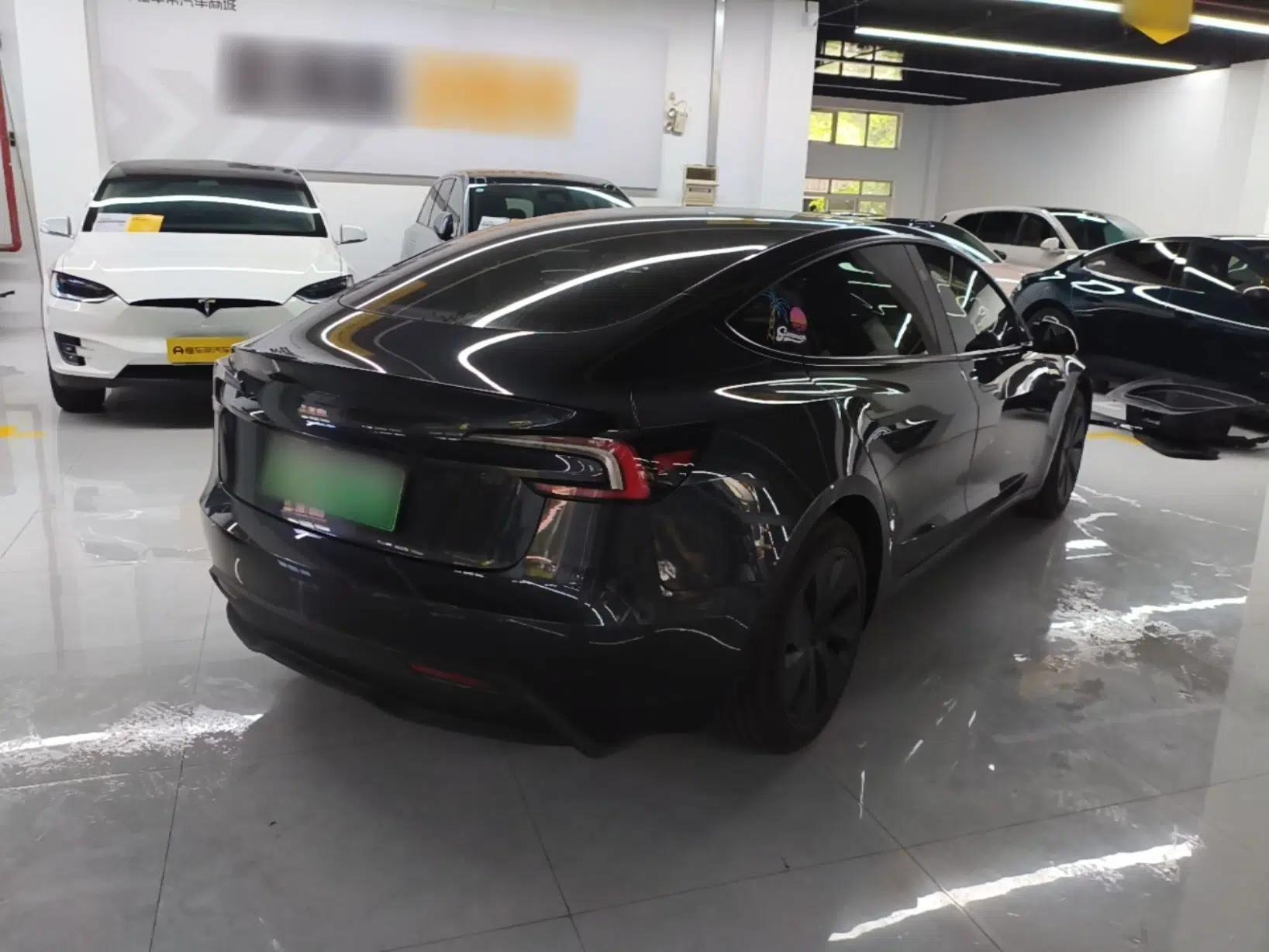 Tesla Model 3 2023 Rear-Wheel-Drive Version — миниатюра 6