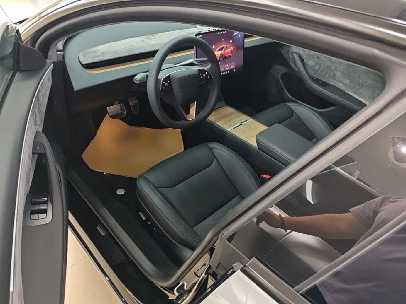 Tesla Model 3 2023 Rear-Wheel-Drive Version — миниатюра 18
