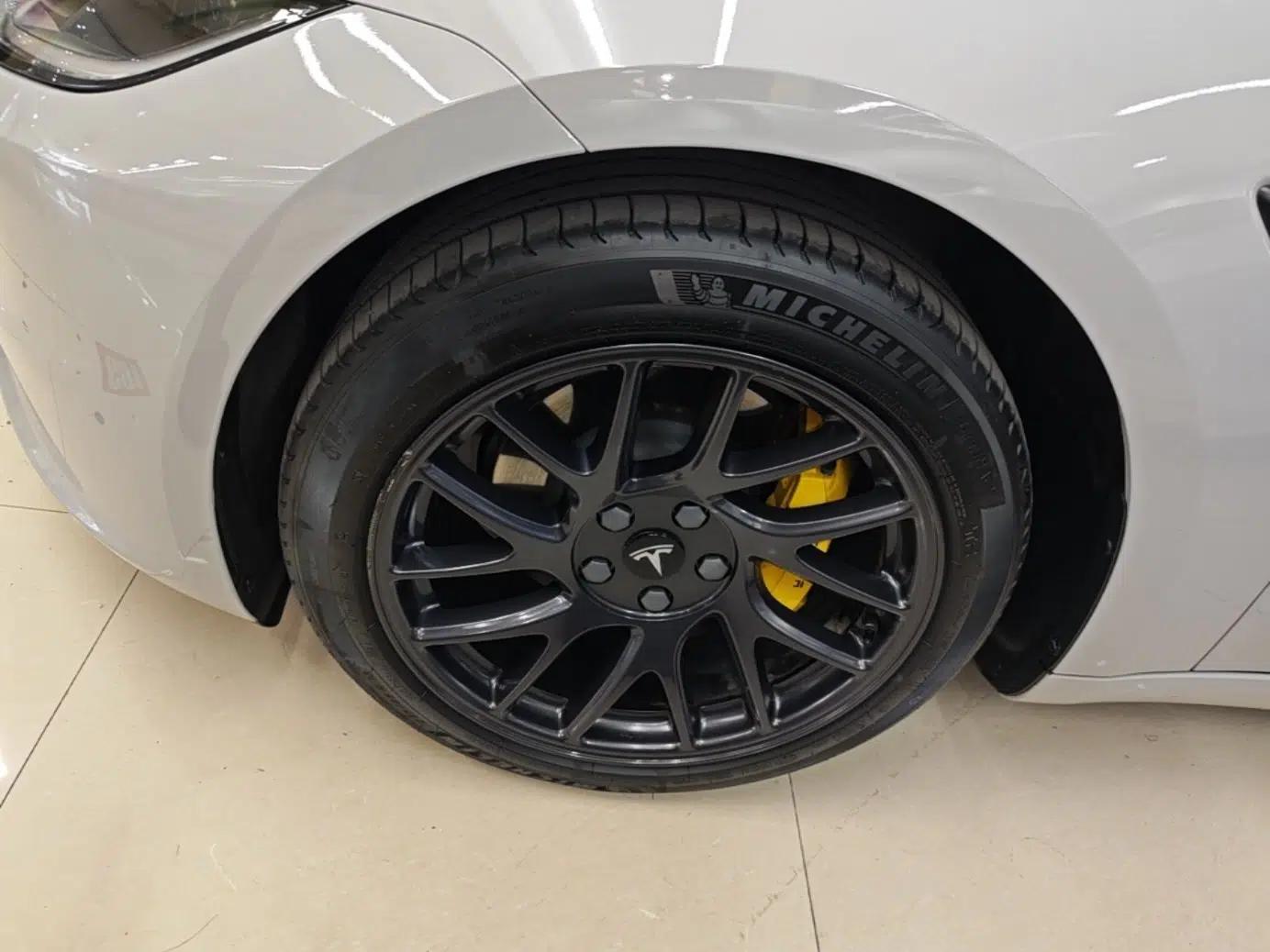 Tesla Model 3 2023 Rear-Wheel-Drive Version — миниатюра 10