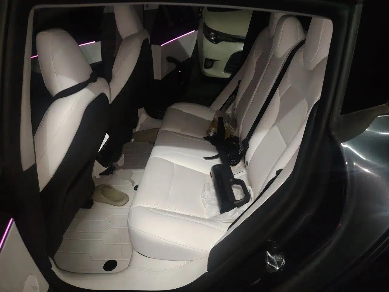 Tesla Model 3 2023 Long-Range All-Wheel-Drive Version — миниатюра 17