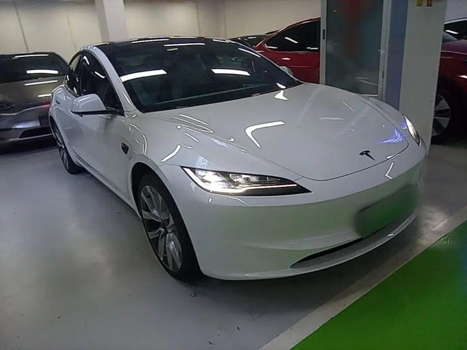 Tesla Model 3 2025 Model Revised Long-Range Rear-Wheel-Drive Version — миниатюра 3