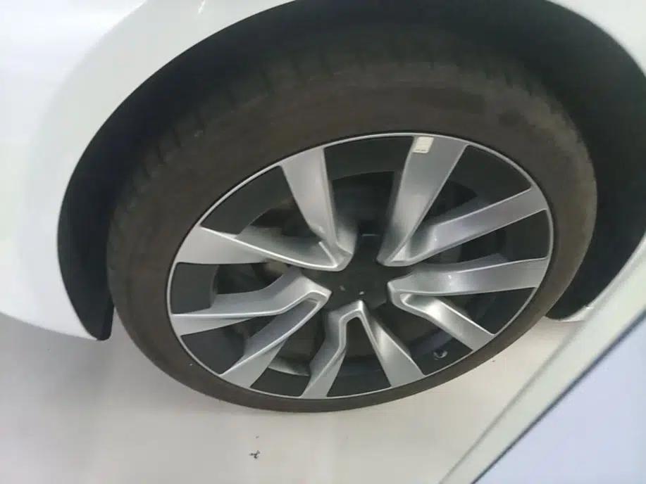 Tesla Model 3 2025 Model Revised Long-Range Rear-Wheel-Drive Version — миниатюра 10