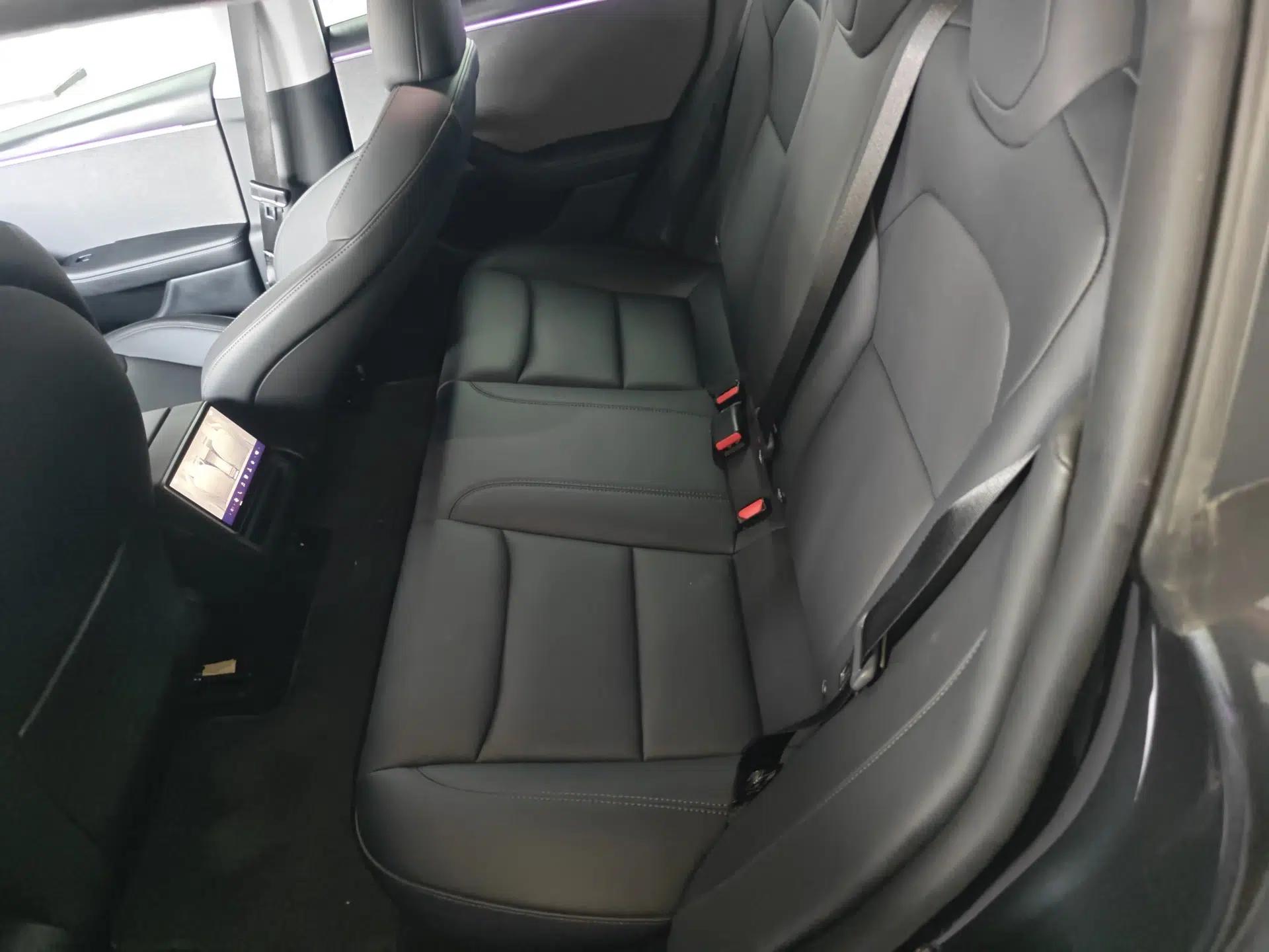 Tesla Model 3 2025 Rear-Wheel-Drive Version — миниатюра 20