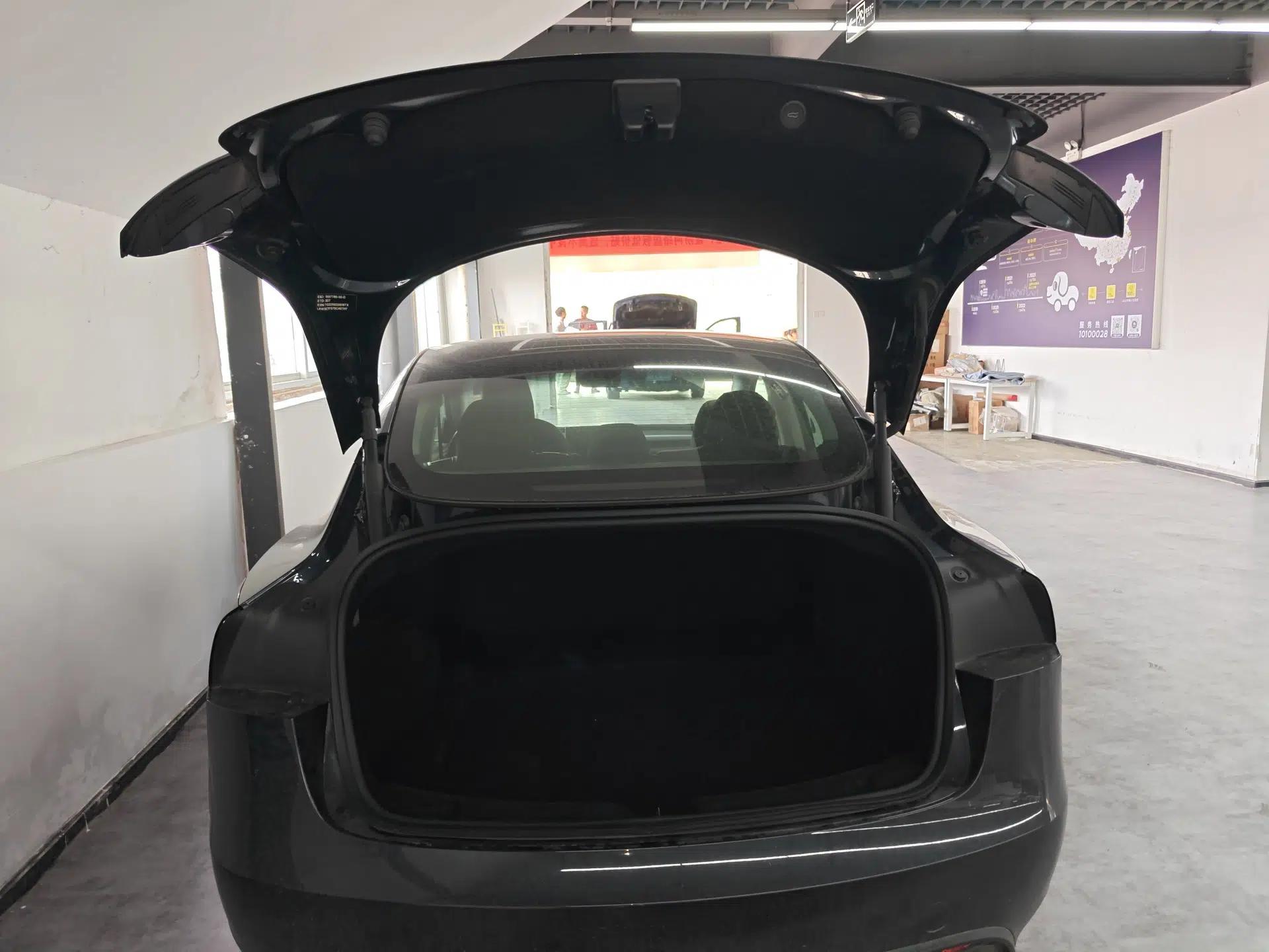 Tesla Model 3 2025 Rear-Wheel-Drive Version — миниатюра 22