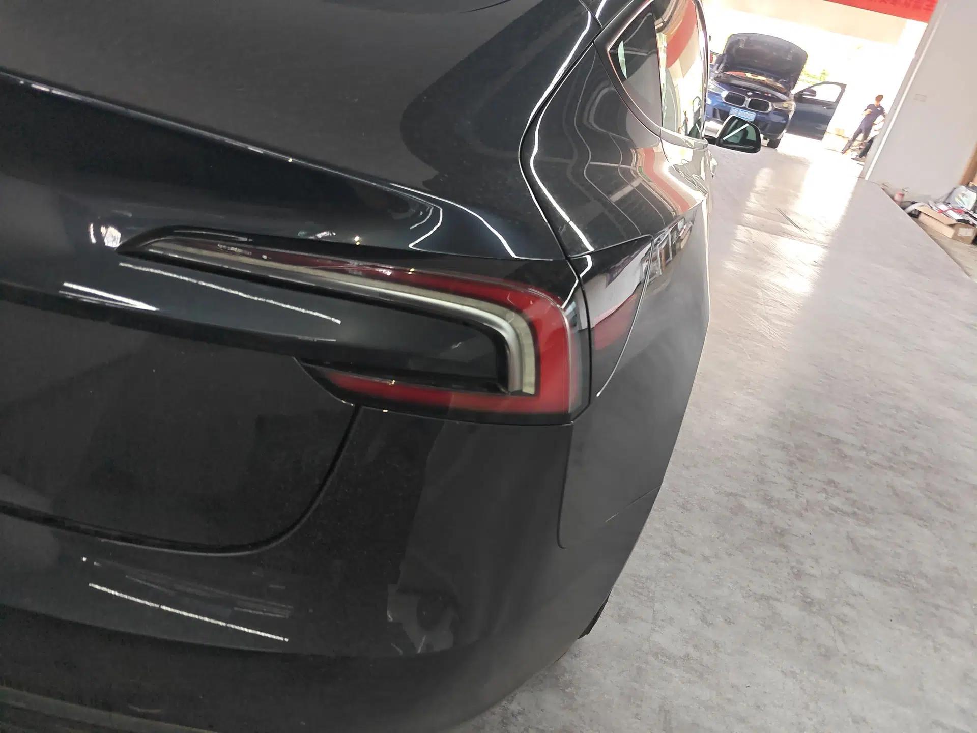 Tesla Model 3 2025 Rear-Wheel-Drive Version — миниатюра 9
