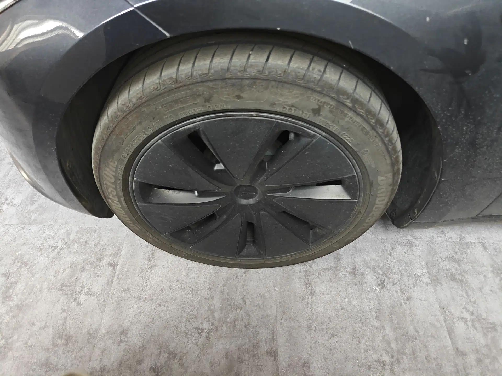 Tesla Model 3 2025 Rear-Wheel-Drive Version — миниатюра 10