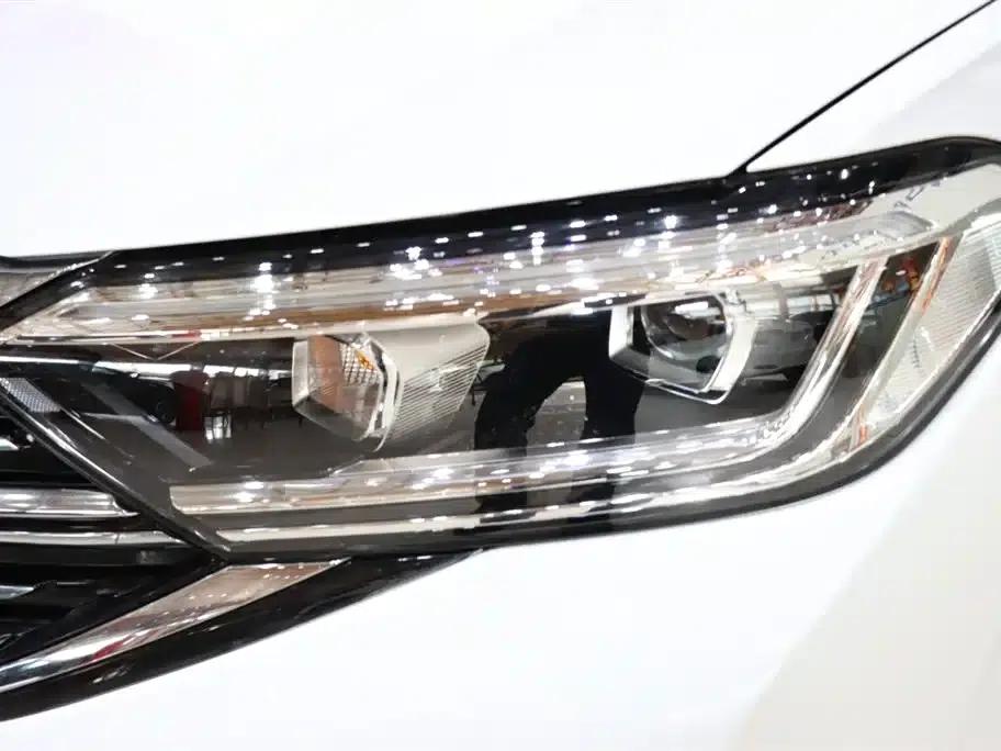 2023 Volkswagen Sagitar 300TSI DSG Super Edition — миниатюра 7