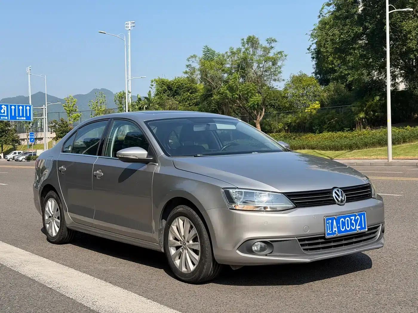 2014 Volkswagen Sagitar 1.4TSI Automatic Luxury — миниатюра 2