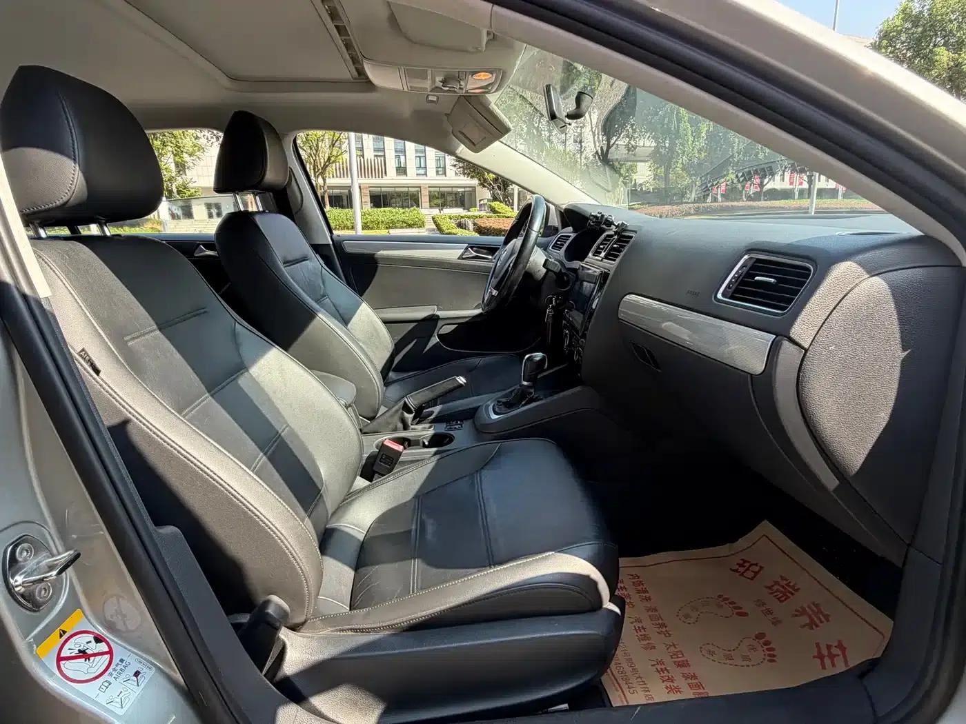 2014 Volkswagen Sagitar 1.4TSI Automatic Luxury — миниатюра 10