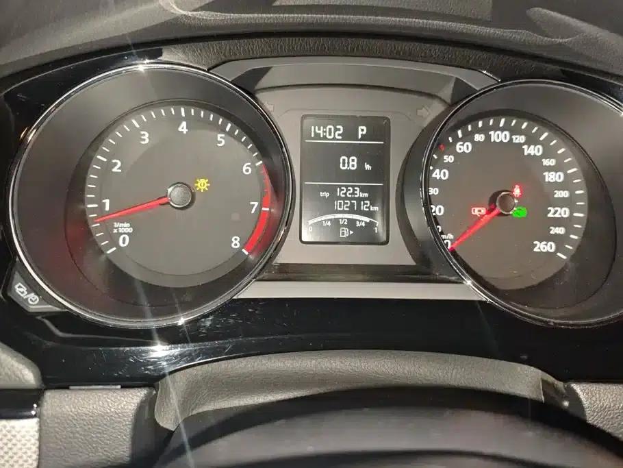 2015 Volkswagen Sagitar 1.6L Automatic Comfort Model — миниатюра 14