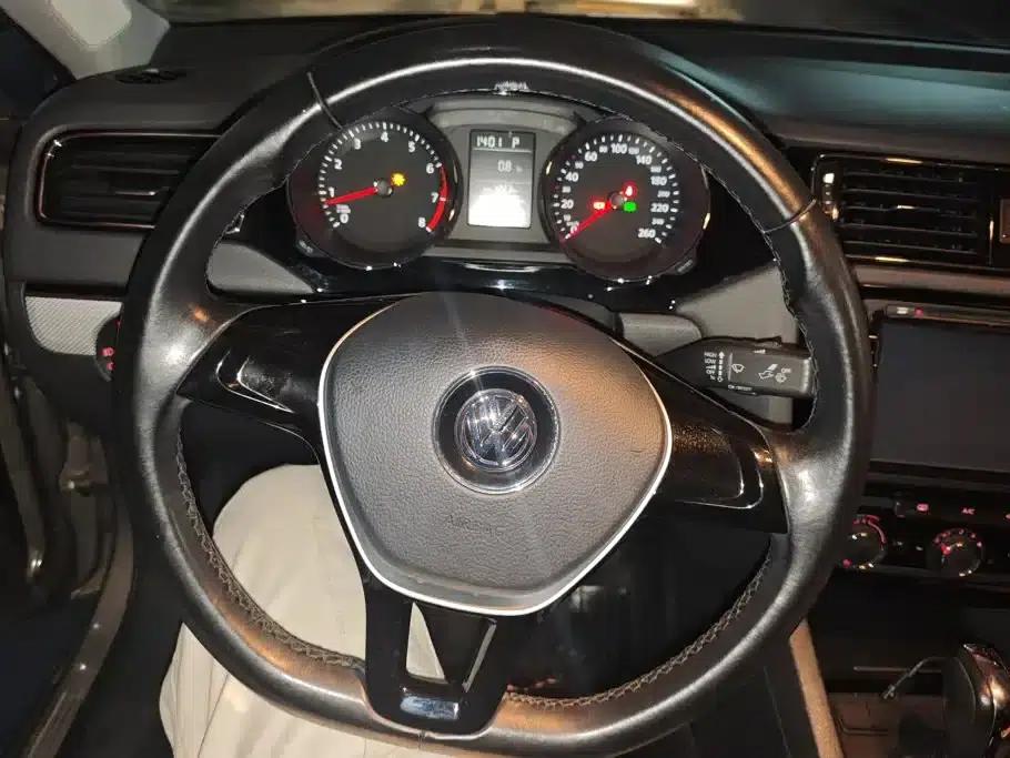 2015 Volkswagen Sagitar 1.6L Automatic Comfort Model — миниатюра 15