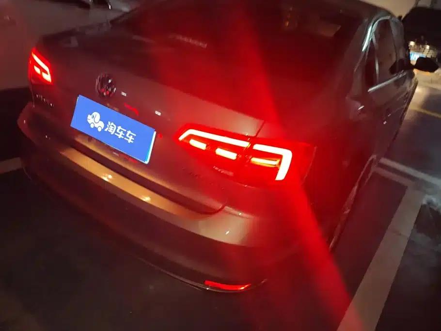 2015 Volkswagen Sagitar 1.6L Automatic Comfort Model — миниатюра 3