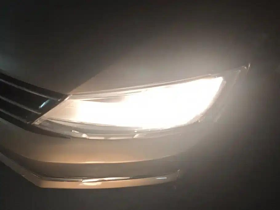 2015 Volkswagen Sagitar 1.6L Automatic Comfort Model — миниатюра 5