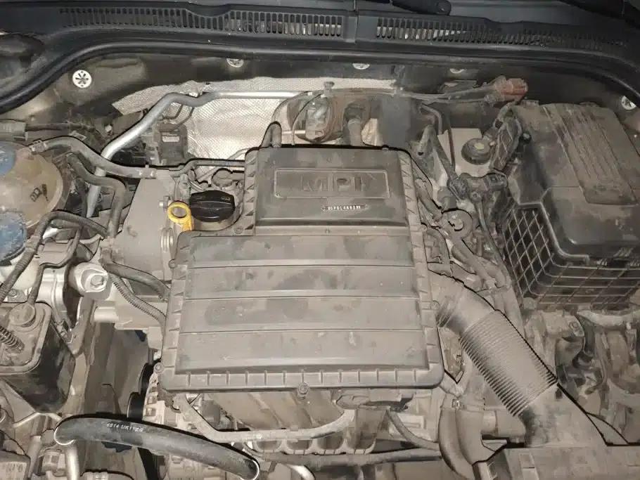 2015 Volkswagen Sagitar 1.6L Automatic Comfort Model — миниатюра 10