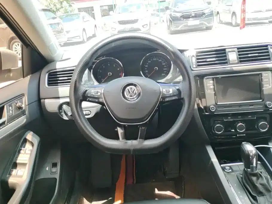2015 Volkswagen Sagitar 1.6L Automatic Comfort Model — миниатюра 15