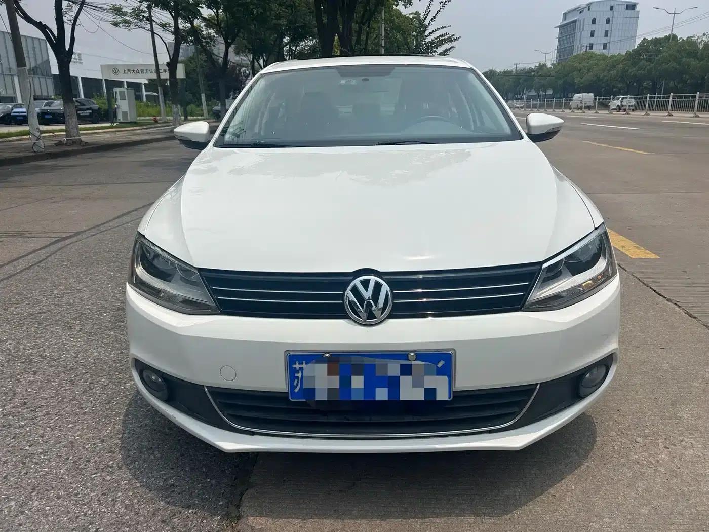 2014 Volkswagen Sagitar Facelift 1.6L Automatic Comfort Model — миниатюра 2