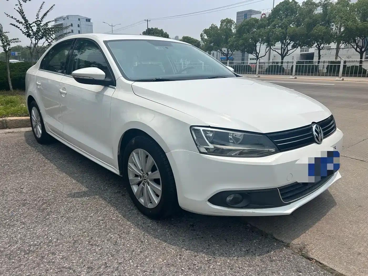 2014 Volkswagen Sagitar Facelift 1.6L Automatic Comfort Model — миниатюра 3