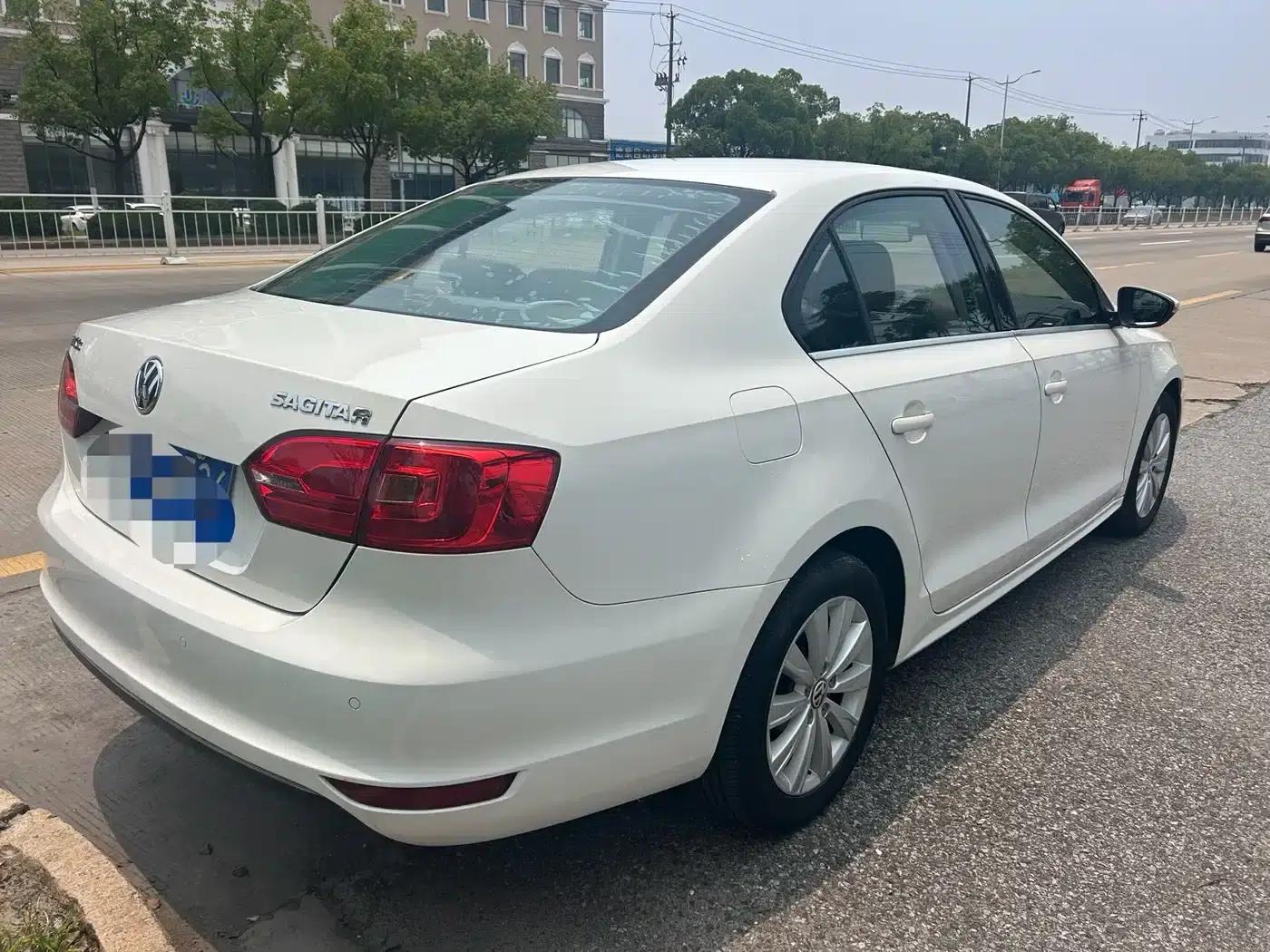 2014 Volkswagen Sagitar Facelift 1.6L Automatic Comfort Model — миниатюра 7