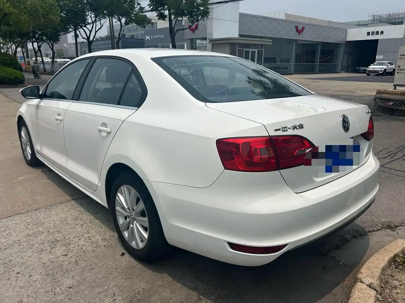 2014 Volkswagen Sagitar Facelift 1.6L Automatic Comfort Model — миниатюра 9