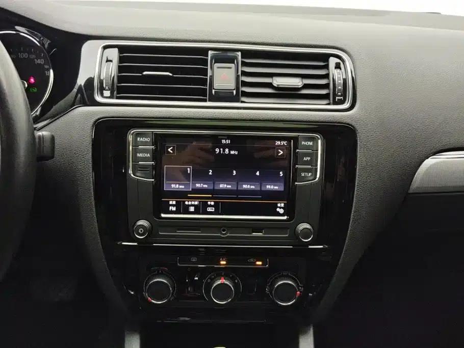 2018 Volkswagen Sagitar 1.6L Automatic Comfort Model — миниатюра 13
