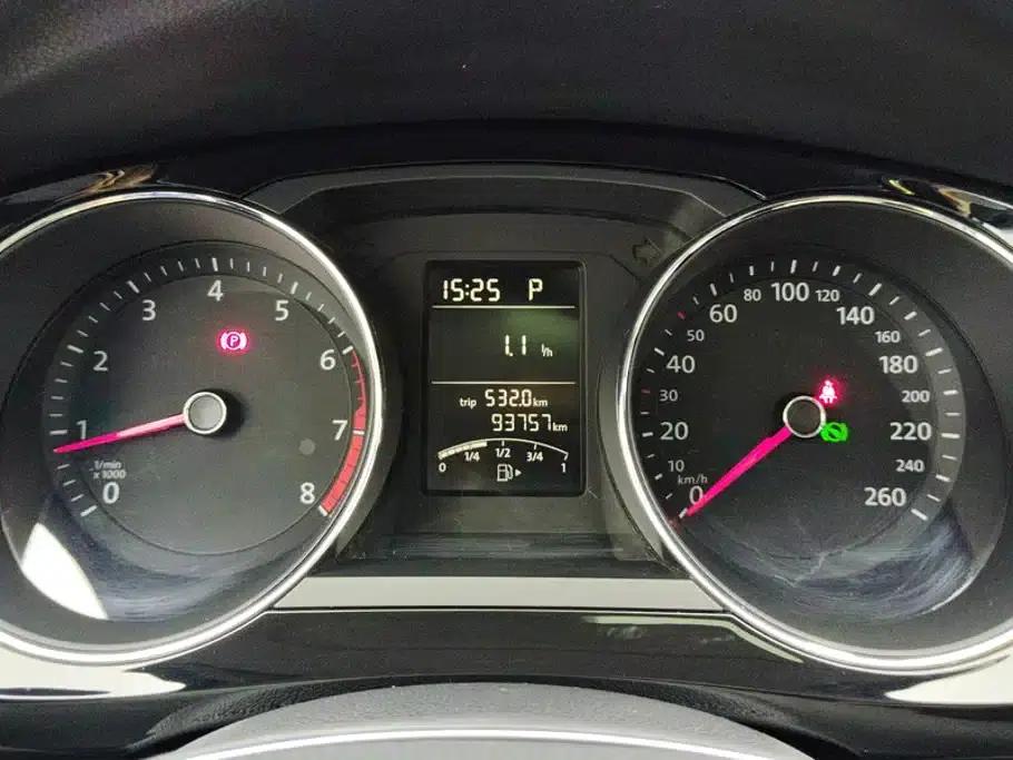 2018 Volkswagen Sagitar 1.6L Automatic Comfort Model — миниатюра 14