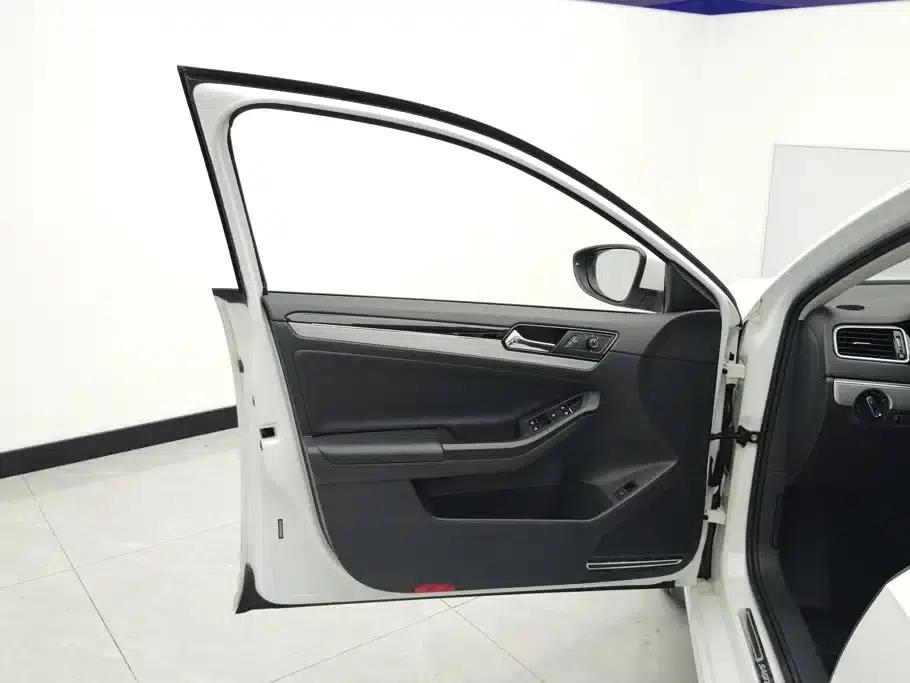2018 Volkswagen Sagitar 1.6L Automatic Comfort Model — миниатюра 7