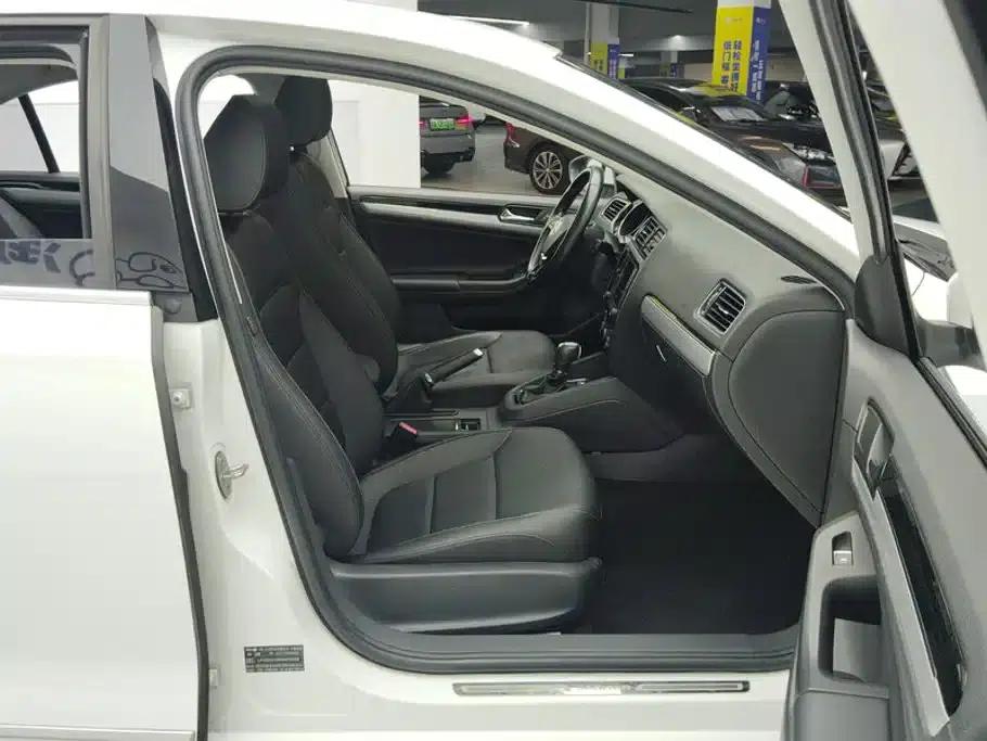 2018 Volkswagen Sagitar 1.6L Automatic Comfort Model — миниатюра 8