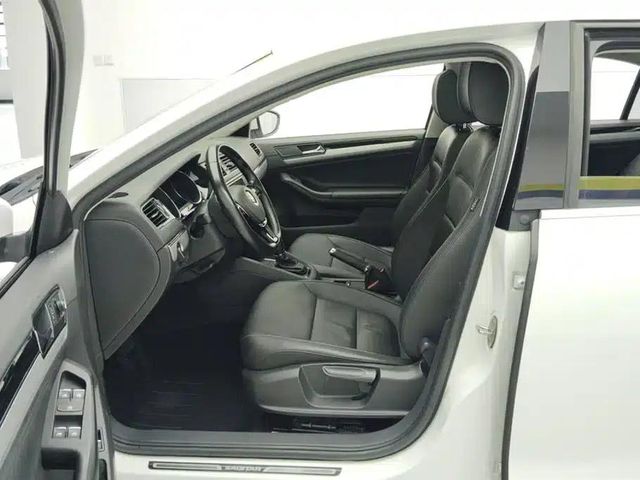 2018 Volkswagen Sagitar 1.6L Automatic Comfort Model — миниатюра 9