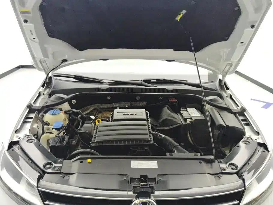 2018 Volkswagen Sagitar 1.6L Automatic Comfort Model — миниатюра 10