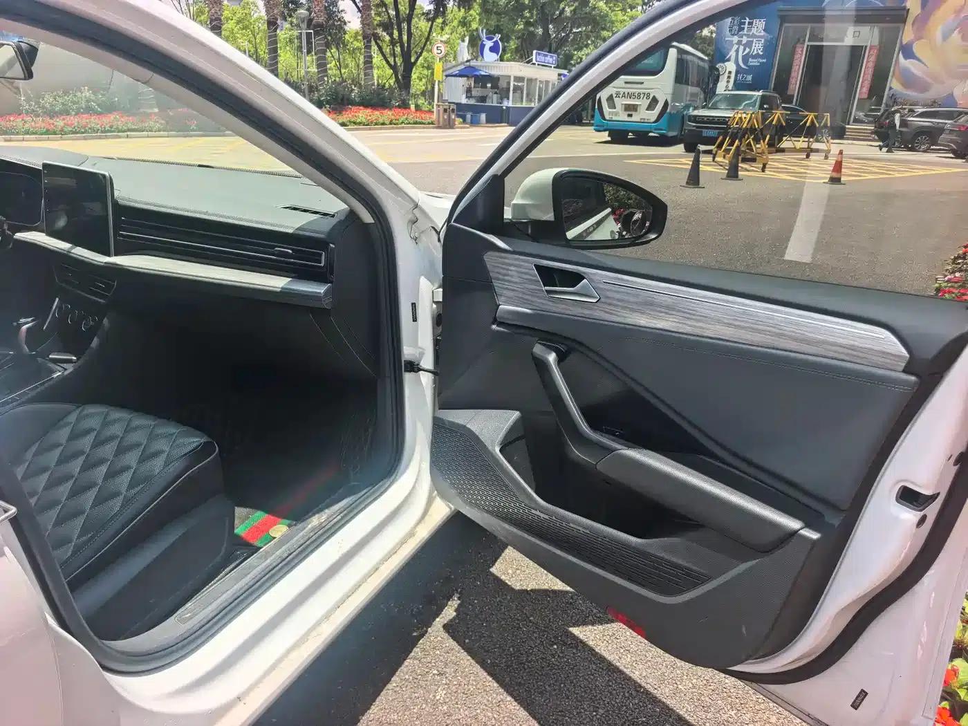 2023 Volkswagen Sagitar 280TSI DSG Super Edition — миниатюра 12