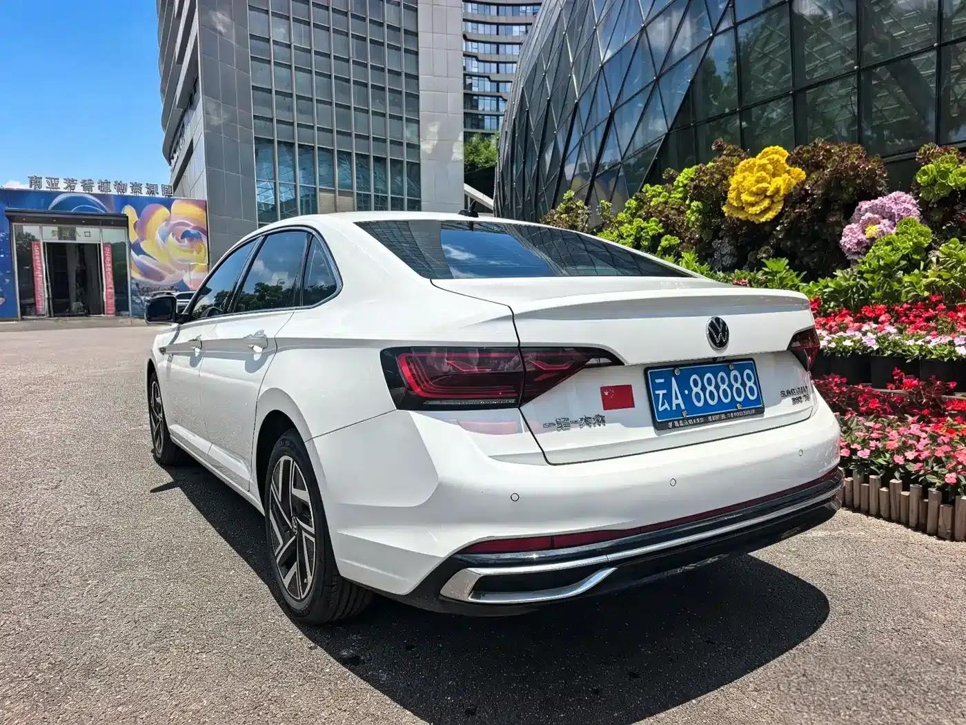 2023 Volkswagen Sagitar 280TSI DSG Super Edition — миниатюра 3