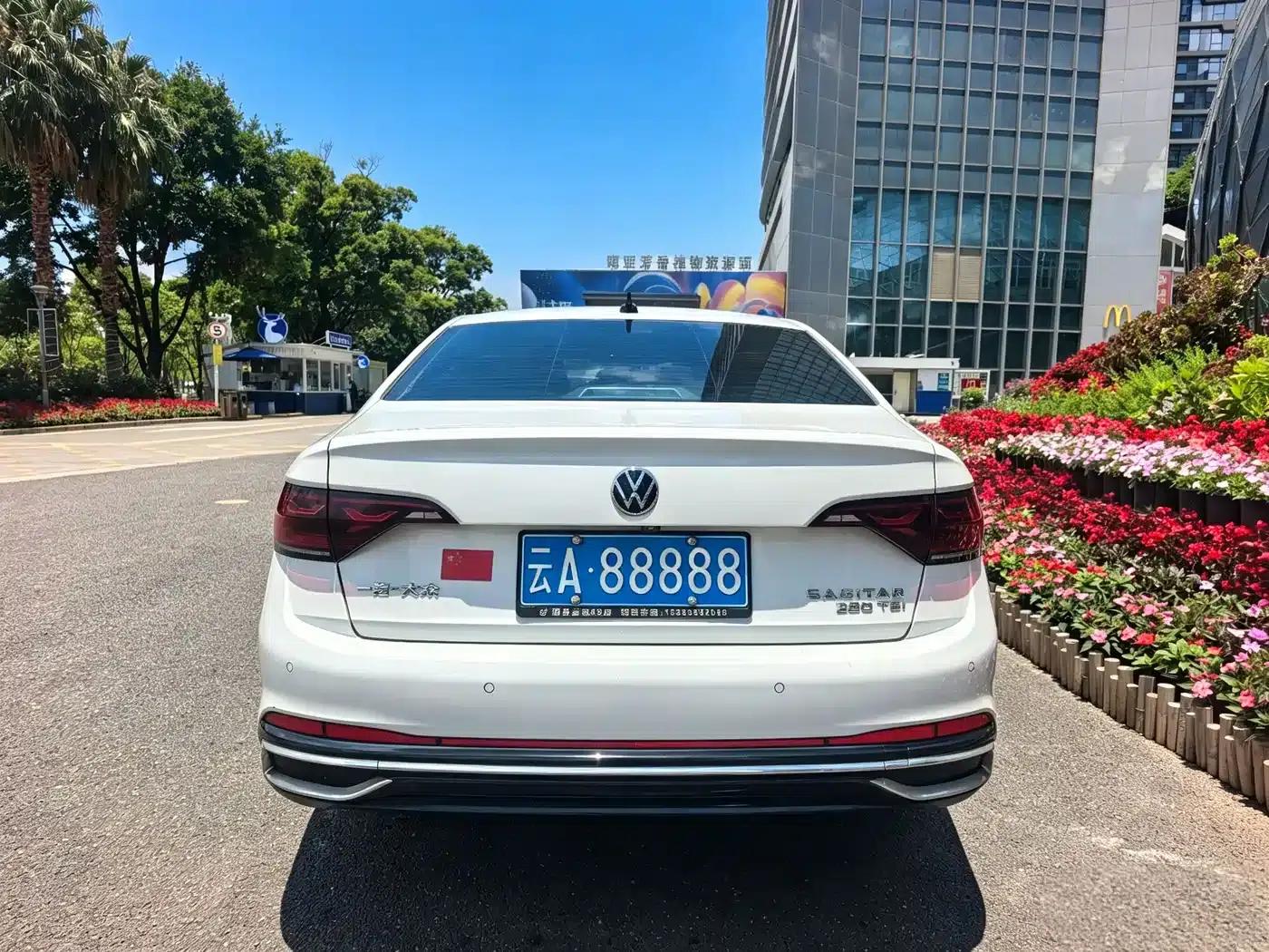 2023 Volkswagen Sagitar 280TSI DSG Super Edition — миниатюра 4