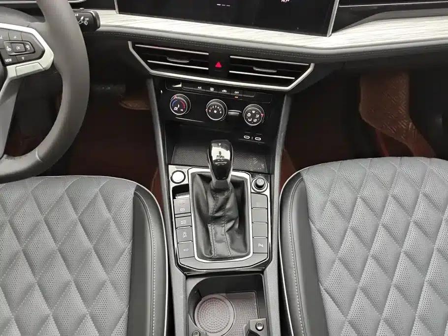 Sagitar 2025 Facelift II 300TSI DSG Super Edition — миниатюра 16