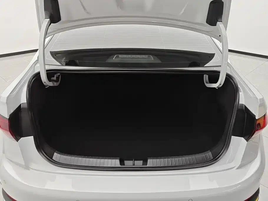 Sagitar 2025 Facelift II 300TSI DSG Super Edition — миниатюра 4