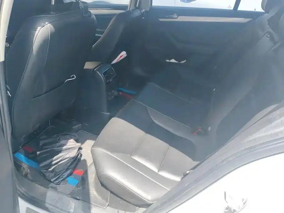 2015 Volkswagen Sagitar 1.6L Manual Comfort Edition — миниатюра 11