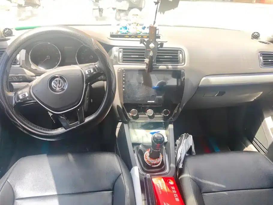 2015 Volkswagen Sagitar 1.6L Manual Comfort Edition — миниатюра 12