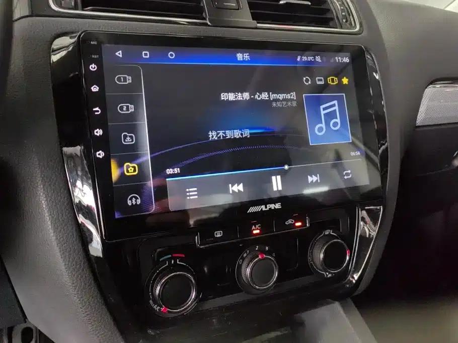 2015 Volkswagen Sagitar 1.6L Manual Comfort Edition — миниатюра 13