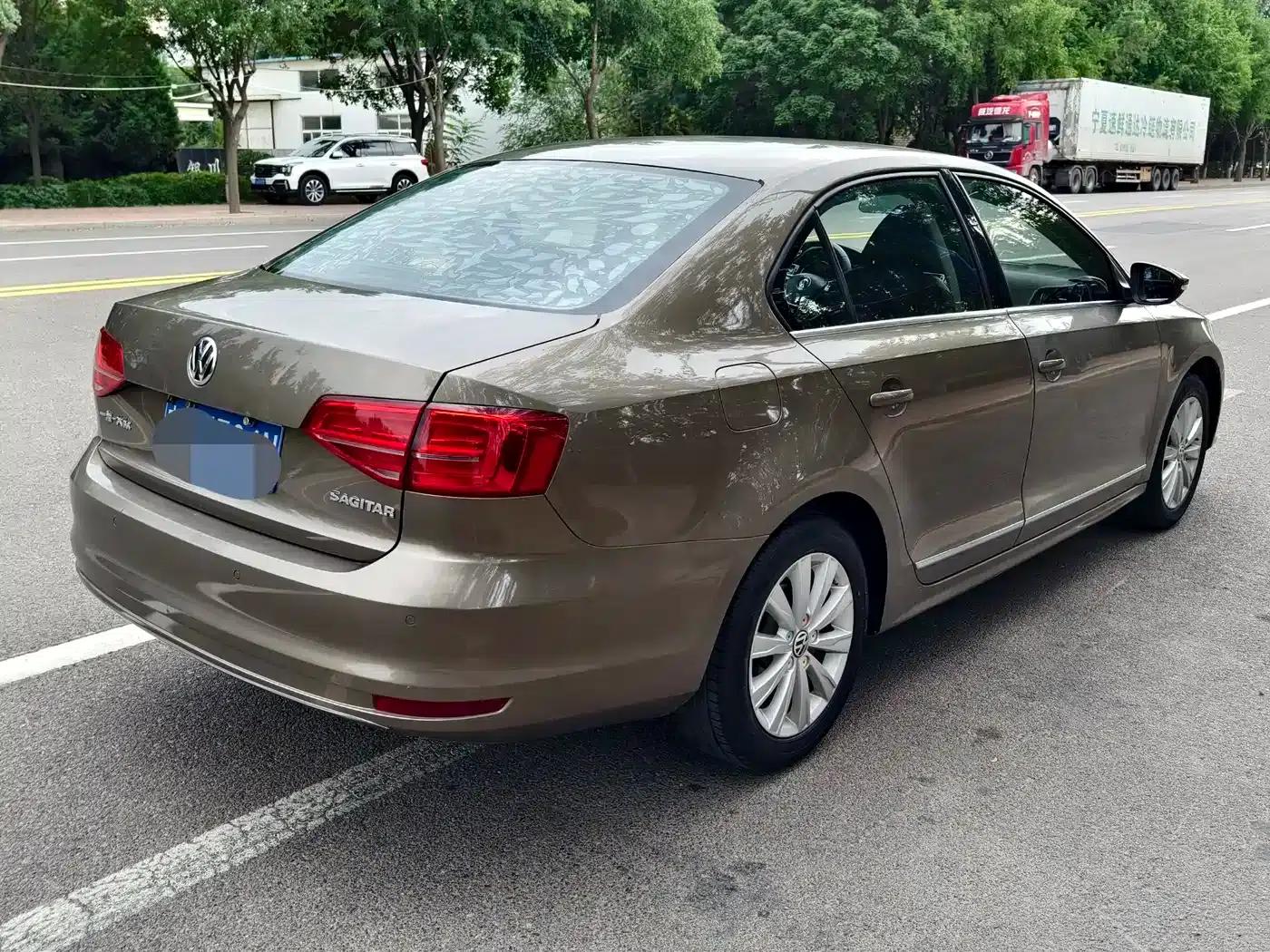 2015 Volkswagen Sagitar 1.6L Manual Comfort Edition — миниатюра 3